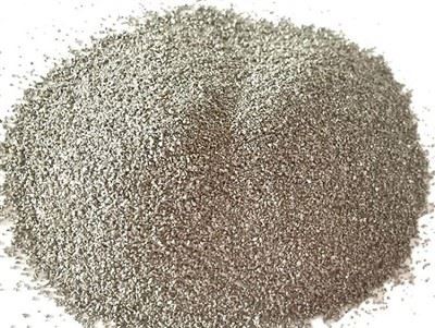 Grain d'acier allié